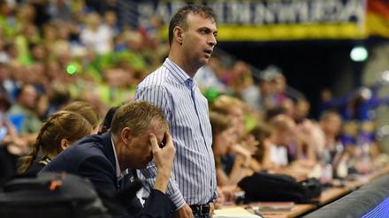 Versteht die Welt nicht mehr. Füchse-Manager Bob Hanning ist bedient.