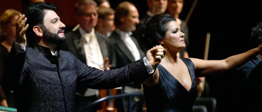 Yusif Eyvazov und Anna Netrebko beim Schlussapplaus der Oper "Adriana Lecouvreur" im August bei den Salzburger Festspielen.