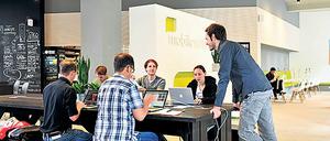 Viele Expats arbeiten von Co-Working-Spaces aus. 