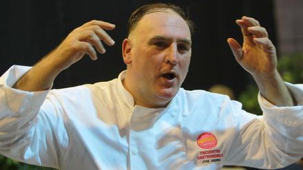 Koch und Helfer. Der Starkoch José Andrés unterstützt immer wieder Menschen in Not.