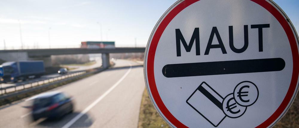 Die Pkw-Maut kommt nicht - wer trägt die Kosten? Das ist noch nicht geklärt.