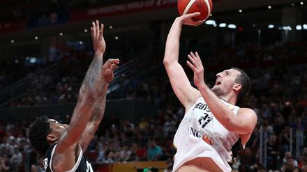 Schadensbegrenzung. Das DBB-Team um Paul Zipser hat gegen Jordanien gewonnen.