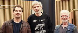 Der neue "Radio-Tatort" des RBB: Regisseur Kai Grehn (Mitte) mit seinen Sprechern Felix Kramer (links) und Hermann Beyer. 