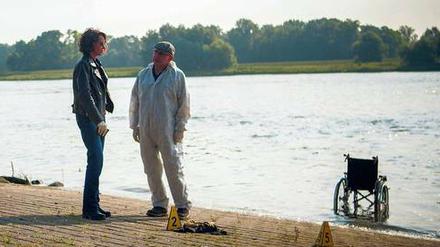 Was macht ein leerer Rollstuhl im Rhein? Kommissarin Lena Odenthal (Ulrike Folkerts) und Peter Becker (Peter Espeloer) von der Spurensuche sind erst mal ratlos. 