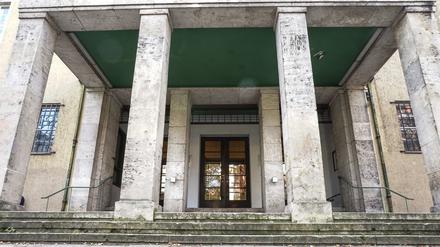 Wer zieht ins Rathaus Zehlendorf ein? Das Bezirksamt ist so gut wie komplett.