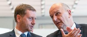 Auf nach Kenia? Michael Kretschmer (CDU, l), Ministerpräsident von Sachsen, und Dietmar Woidke (SPD), Ministerpräsident von Brandenburg.