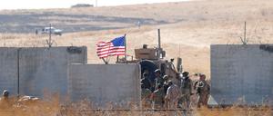 Türkische und amerikanische Soldaten starten ihren gemeinsamen Einsatz.