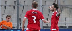 Große Überraschung. Liechtensteins Dennis Salanovic zeigt, wie groß.