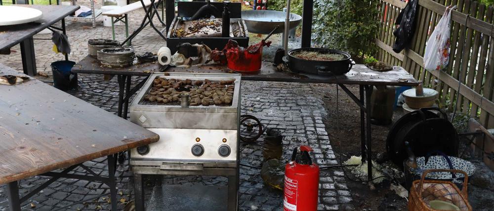 Explosion einer Bratpfanne beim Backesfest in Freudenberg-Alchen.