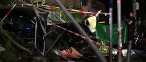 Ein „Bild des Schreckens“, wie es ein Feuerwehrsprecher formulierte, fanden die Einsatzkräfte am Unfallort vor.