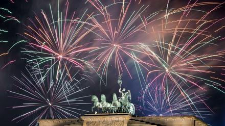 Bald vorbei? Feuerwerk über dem Brandenburger Tor in Berlin.
