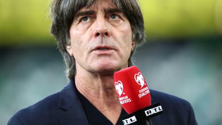 War ZDF-Programmdirektor am Montagabend: Bundestrainer Joachim Löw beim TV-Interview mit dem Privatsender RTL 