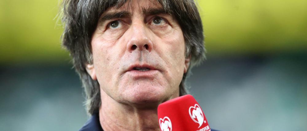 War ZDF-Programmdirektor am Montagabend: Bundestrainer Joachim Löw beim TV-Interview mit dem Privatsender RTL