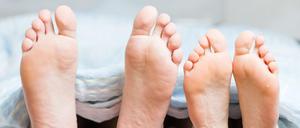 Das Smartphone wird immer mehr zur dominierenden Freizeitaktivität - und verdrängt so sogar den Sex aus Deutschlands Betten.