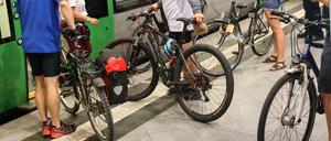 Jetzt wird's voll: Sowohl die Zahl der Fahrradfahrer als auch die der ÖPNV-Nutzer stieg zuletzt. 
