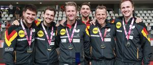 So sehen Sieger aus. Die Deutsche Mannschaft bejubelt den EM-Titelgewinn in Nantes.