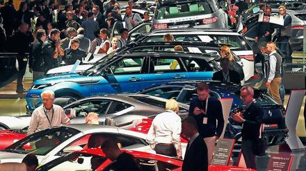 Über Jahrzehnte war die Internationale Autoschau, die alle zwei Jahre in Frankfurt am Main stattfindet, die wichtigste Fahrzeugausstellung der Welt. 