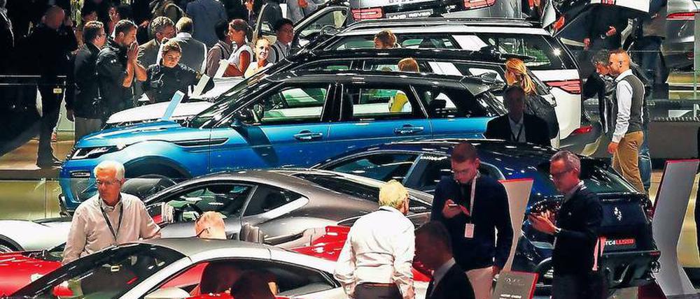 Über Jahrzehnte war die Internationale Autoschau, die alle zwei Jahre in Frankfurt am Main stattfindet, die wichtigste Fahrzeugausstellung der Welt. 