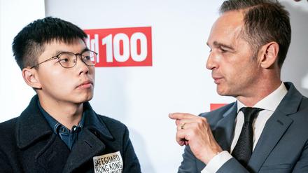 Der Hongkonger Demokratie-Aktivist Joshua Wong im Gespräch mit Außenminister Heiko Maas.