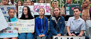 Greta Thunberg am 6. September inmitten einer Demonstration vor dem UN-Hauptquartier in New York. 