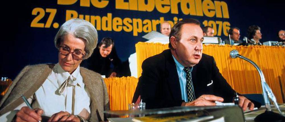 Hildegard Hamm-Brücher neben Hans Dietrich Genscher beim Parteitag der FDP 1976.