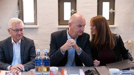 Dietmar Woidke (m, Ministerpräsident), Mike Bischoff (SPD-Landesfraktionsvorsitzender), Katrin Lange (stv. SPD-Landesvorsitzende)
