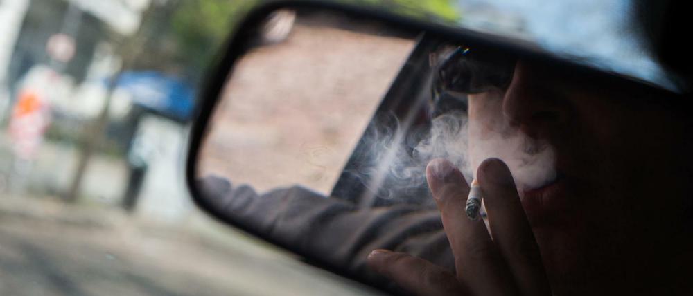 NRW will ein bundesweites Rauchverbot in Autos einführen.