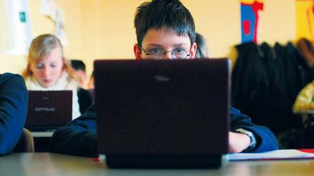 Eine Bestandsaufnahme der IT-Ausstattung der Schulen hat gerade erst begonnen. Das andere Problem ist die schlechte Netzanbindung.