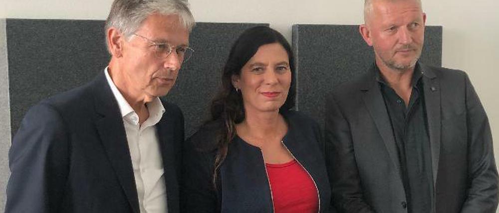 Scheeres holte den Rat von Erziehungswissenschaftler Köller (re.) und Staatssekretär a.D. Voges ein.
