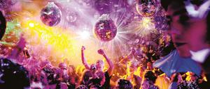 Konfettinacht. Foto aus der Ausstellung „No Photos On The Dancefloor!“ bei C/O Berlin.