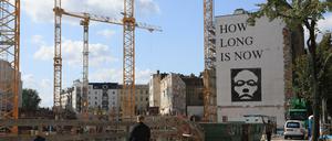 Wie lange ist jetzt? Das „Areal am Tacheles“ an der Oranienburger Straße in Mitte.