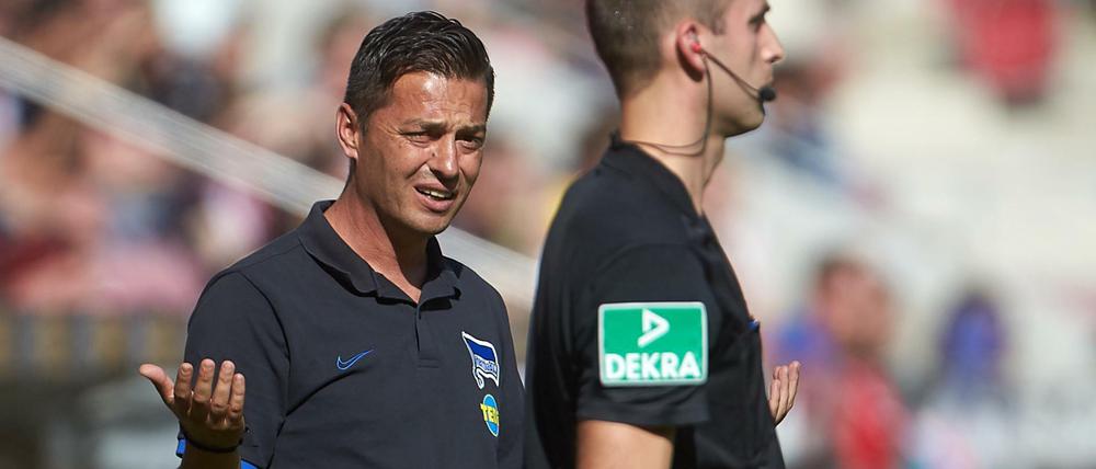 Ratlos. Der Berliner Trainer Ante Covic erlebte einen unglücklichen Samstag.