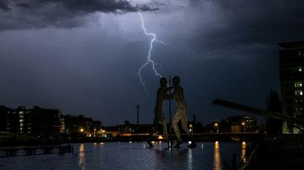 Gewitter und Sturmböen werden in Berlin erwartet (Archivbild).