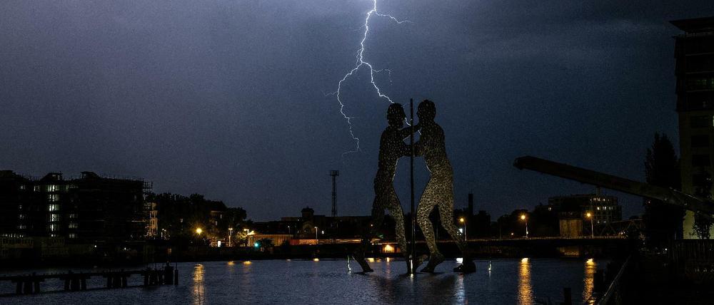 Gewitter und Sturmböen werden in Berlin erwartet (Archivbild).
