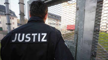 Justizvollzugsbeamter in Sachsen, Archivbild.