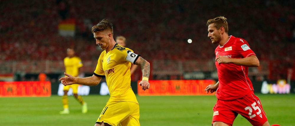 Christopher Lenz (rechts) machte seine Sache gegen den BVB und Marco Reus sehr ordentlich.