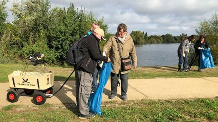 Freiwillige des Stadtteilzentrums Biesdorf am Biesdorfer Baggersee