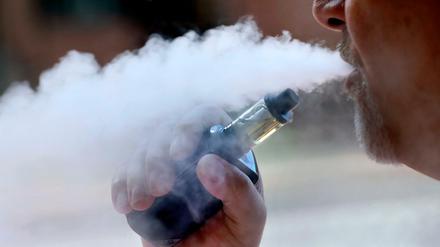 Liquids für US-amerikanische E-Zigaretten-Marken enthalten den Mint- und Menthol-Geschmacksstoff Pulegon, der im Verdacht steht, krebserregend zu sein, stellt eine Studie fest.