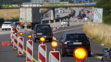 Eine Baustelle an der Autobahn A61 bei Koblenz .