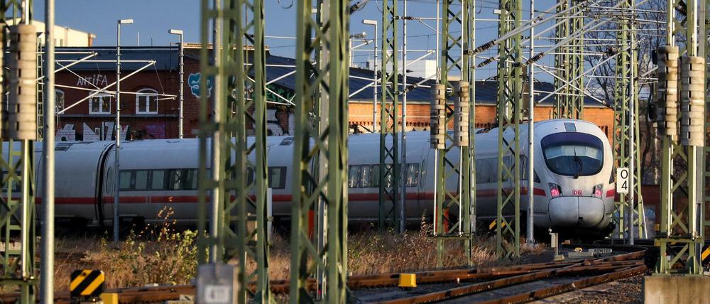 Würden die Budgets für das Gleisnetz wie vom Rechnungshof gefordert in Zwei-Jahres-Scheiben zur Verfügung gestellt, müsste der Bund noch tiefer in die Tasche greifen, kontert die Bahn.