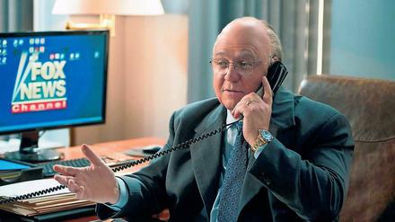 Die Supershow des Russel Crowe. Im Fatsuit gibt der Heldendarsteller die Rolle des Fox-News-Gründers Roger Ailes. 