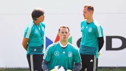Alles offen? Joachim Löw will den Wettbewerb zwischen Manuel Neuer und Marc-André ter Stegen.