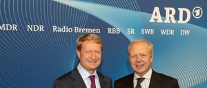 Von Mann zu Mann. WDR-Intendant Tom Buhrow (rechts) übernimmt den ARD-Vorsitz von BR-Chef Ulrich Wilhelm.
