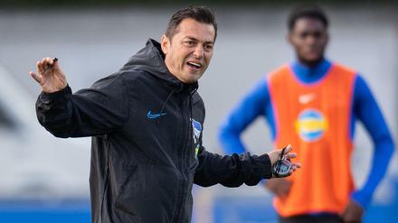 Zeit für den ersten Saisonsieg. Ante Covic schwört sein Team im Training auf den nächsten Gegner ein. 