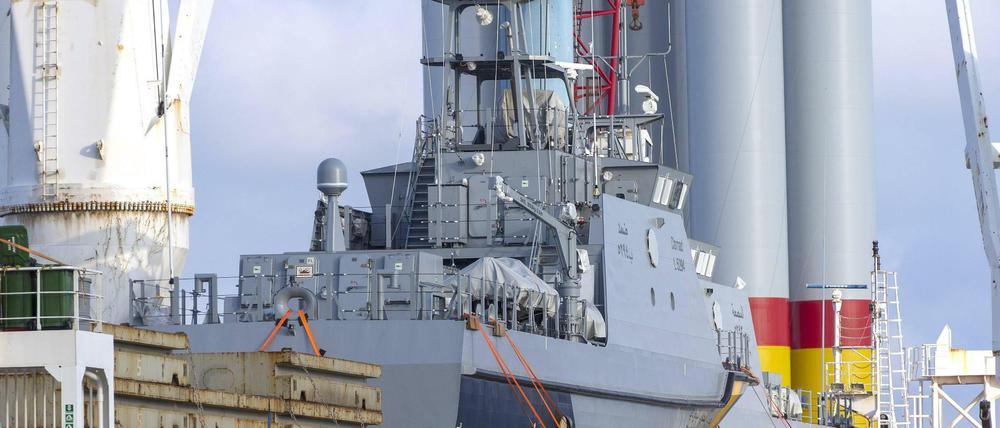 Militärboote werden in Rügen nach Saudi-Arabien verladen. (Archivbild)