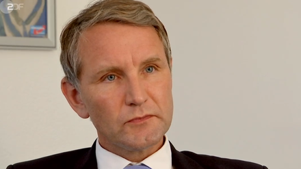 Not amused – oder am Ende doch? Der AfD-Politiker Björn Höcke im ZDF-Interview.
