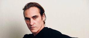 Joaquin Phoenix spielt in der Comic-Verfilmung „Joker“ von Todd Phillips einen Comedian, der unter psychischen Störungen leidet.