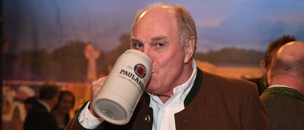 Prost! Uli Hoeneß war am Mittwoch wieder in Hochform.