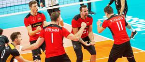 Jawollja: Die Freude bei den deutschen Volleyballern ist groß.