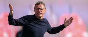 Zu klein. Ralf Rangnick will die Fußballtore vergrößern.